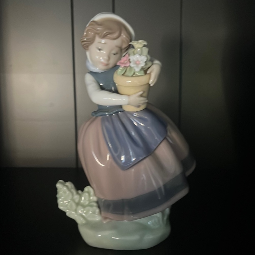 Lladro vintage figurine